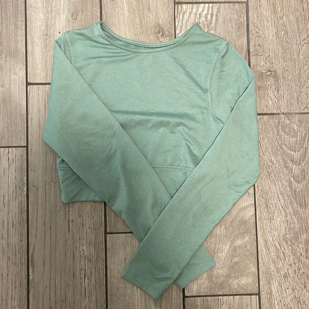 Isla Movement Cropped Long Sleeve